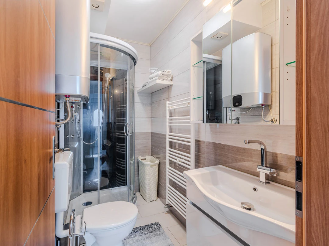 bathroom - apartment time out